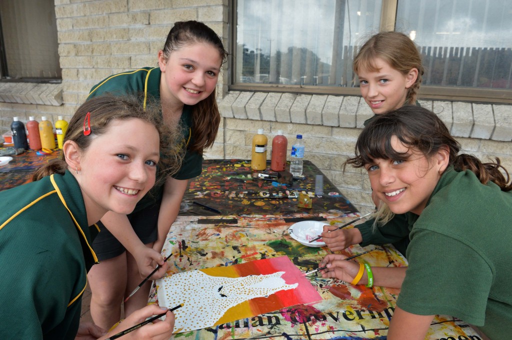 Art Workshops at the recent Mt Gambier 3on3, L to R;  Toneya Carraill, Nicola Smith, Cherie Scrivener, Cheyanne Stevenson.  